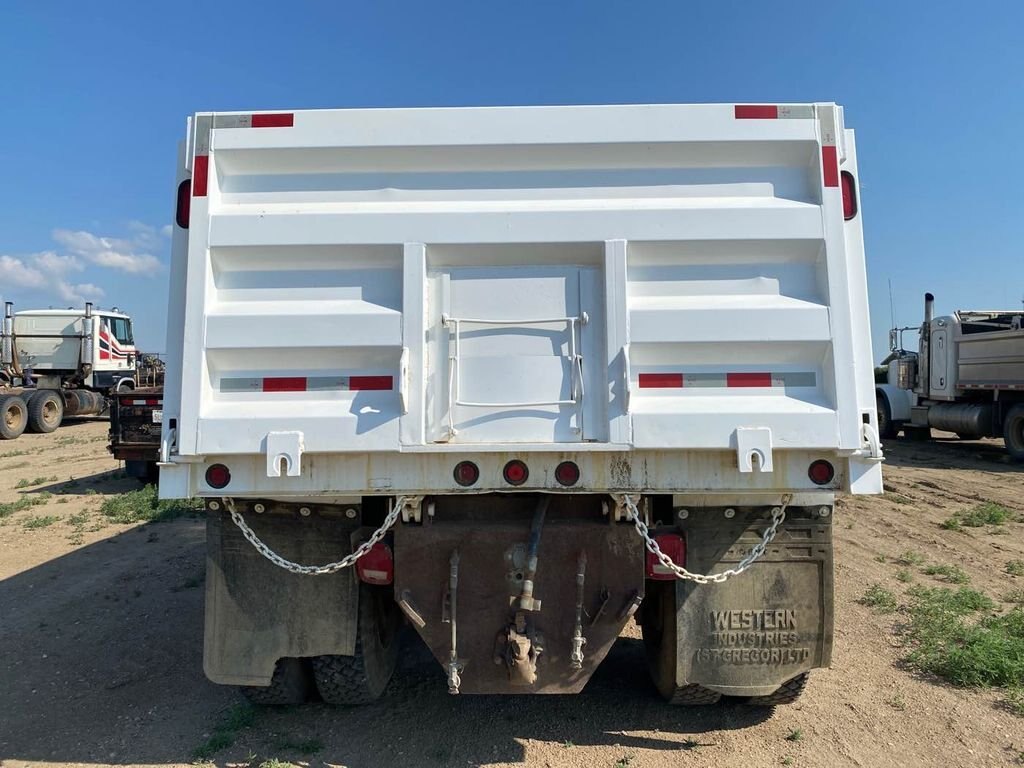 1998 Peterbilt 379 Gravel Truck #7522 BP