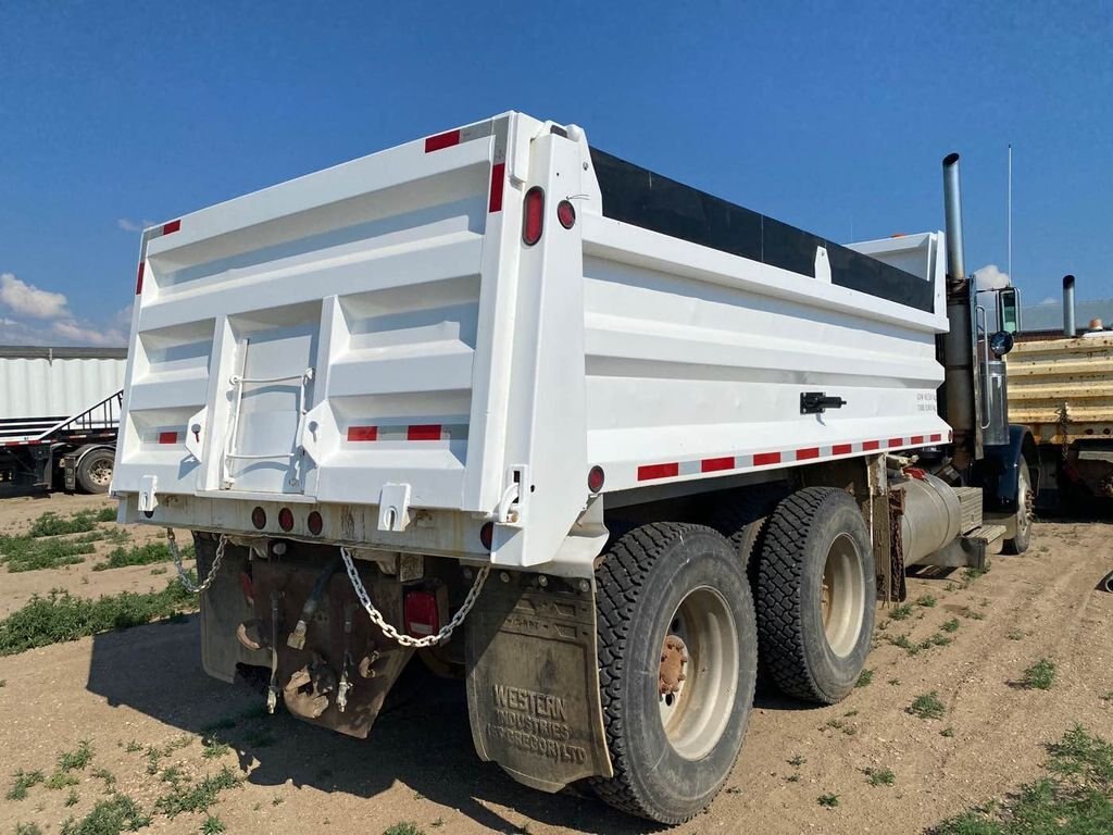 1998 Peterbilt 379 Gravel Truck #7522 BP