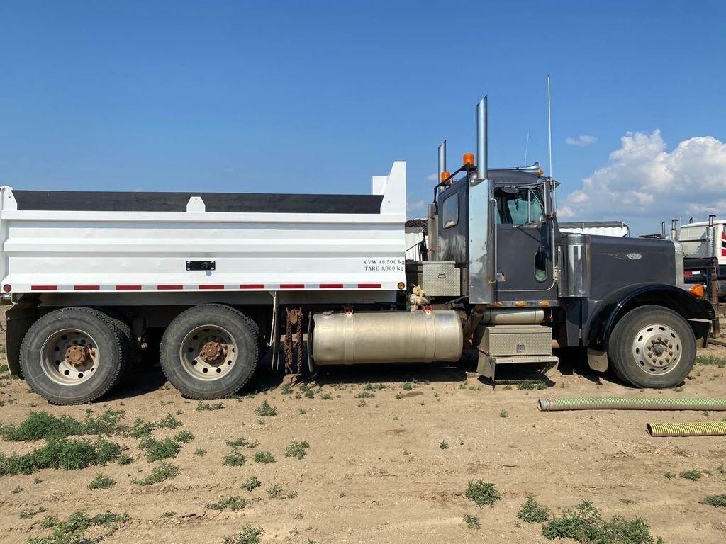 1998 Peterbilt 379 Gravel Truck #7522 BP