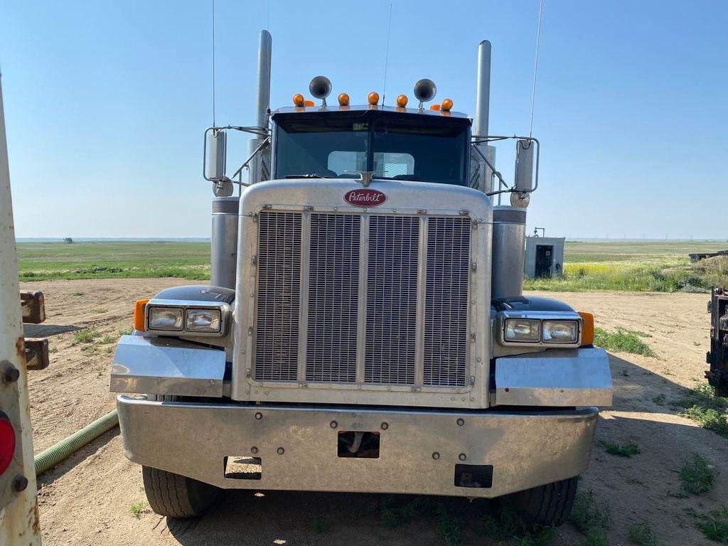 1998 Peterbilt 379 Gravel Truck #7522 BP