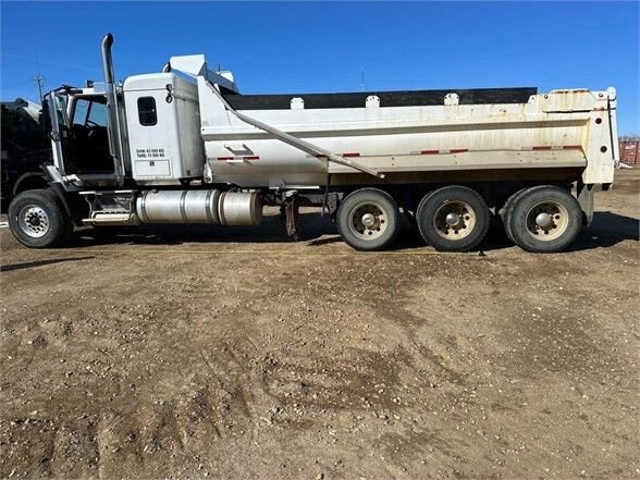 2013 Cat 660 Tri Axle Dump Truck #7118 JP