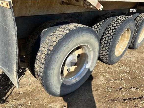 2013 Cat 660 Tri Axle Dump Truck #7118 JP