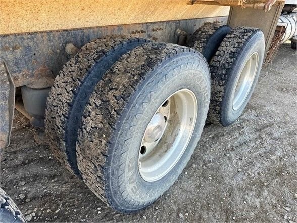 2013 Cat 660 Tri Axle Dump Truck #7118 JP