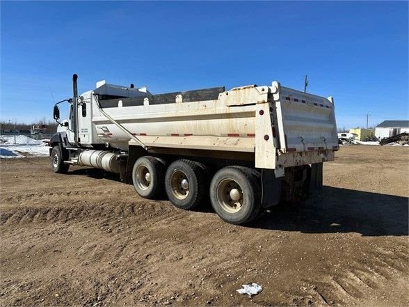 2013 Cat 660 Tri Axle Dump Truck #7118 JP