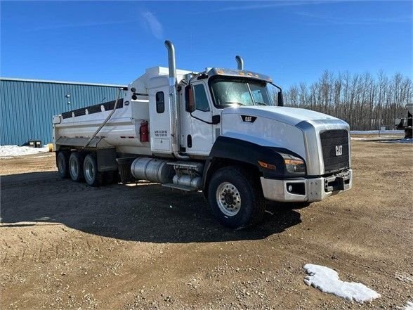 2013 Cat 660 Tri Axle Dump Truck #7118 JP