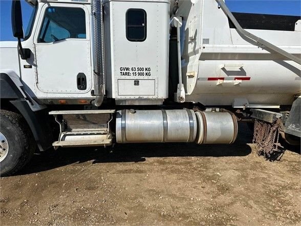 2013 Cat 660 Tri Axle Dump Truck #7118 JP