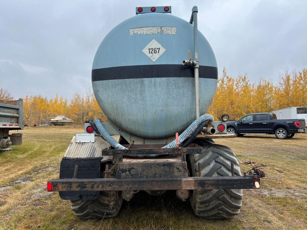 1992 International 9300 6x4 SBA Tank Truck #7884 JF