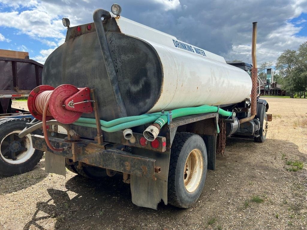 1999 International 4700 Potable Water Truck #7660 JF