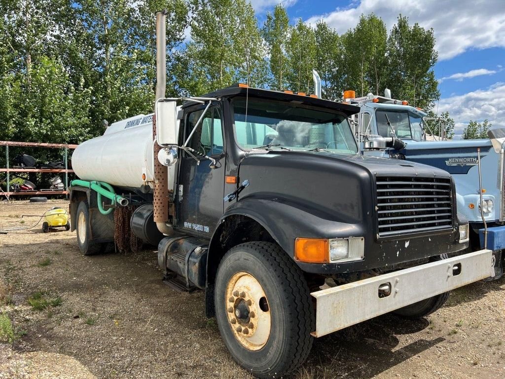 1999 International 4700 Potable Water Truck #7660 JF