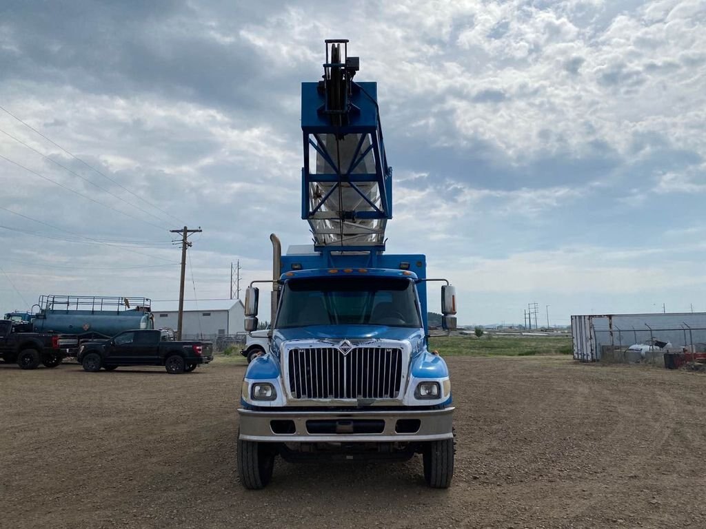 2007 International 7400 SFA Tandem Axle Swab Rig #7440 BP