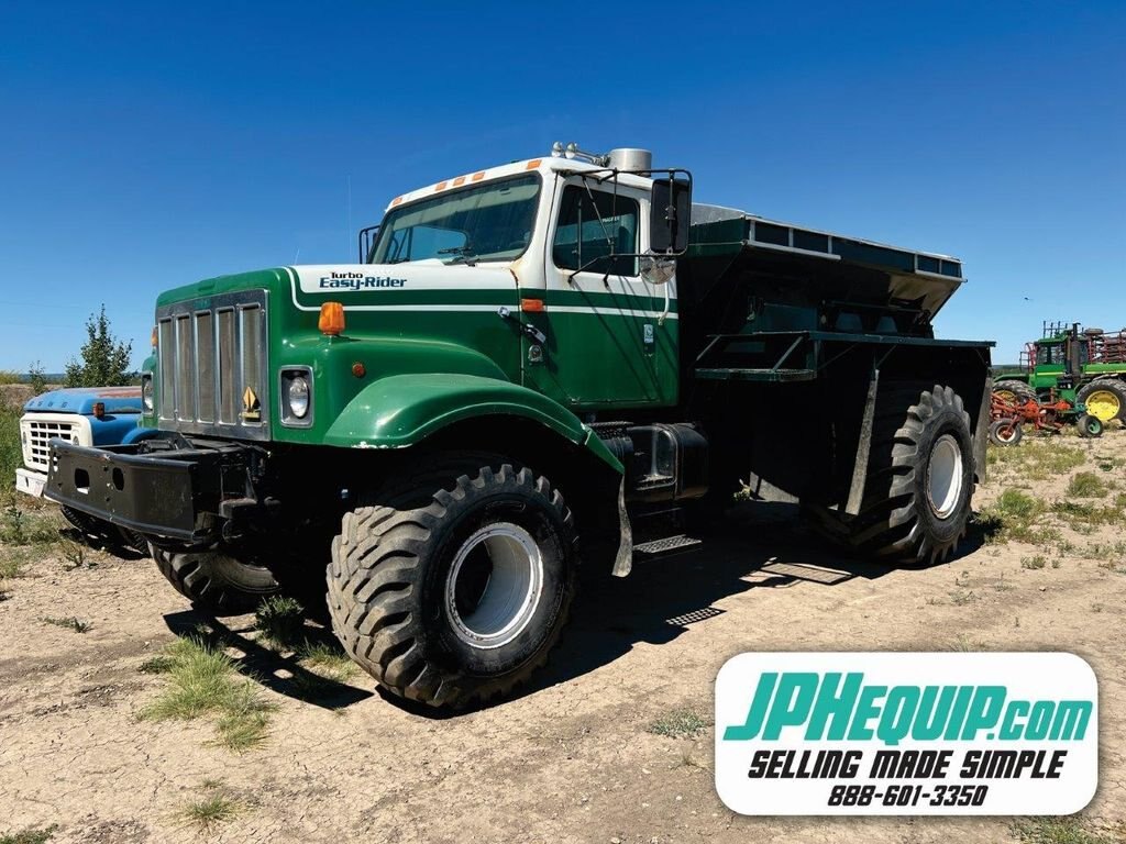 1999 International 2554 4x2 Spreading Truck - #6338 JF