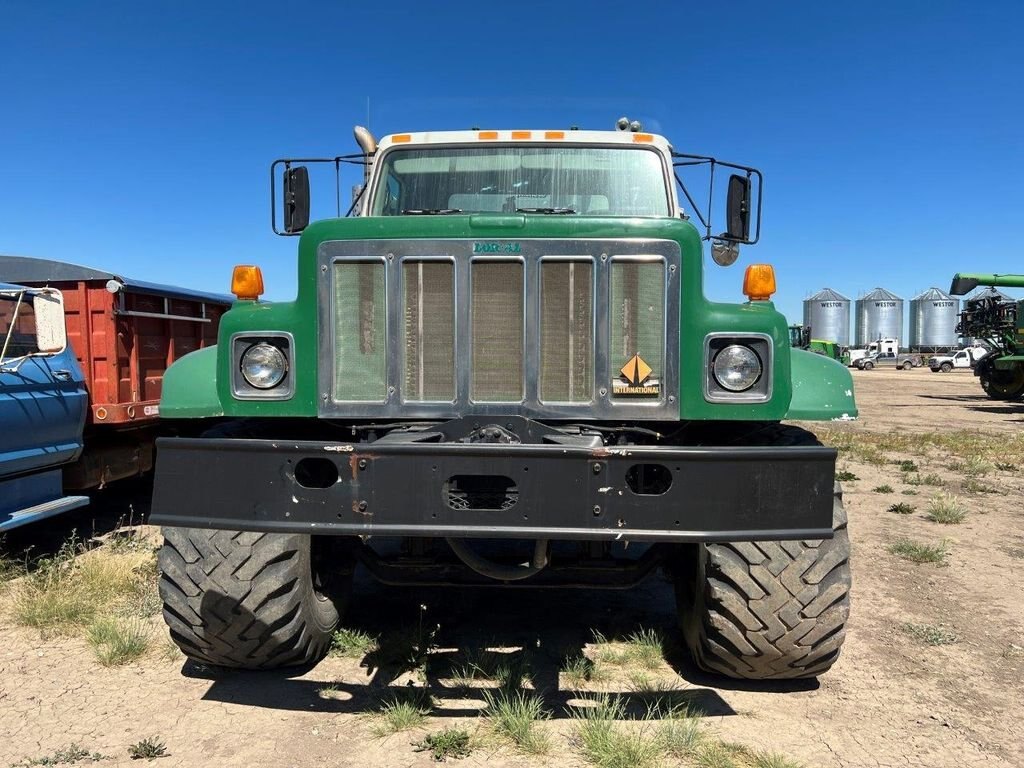 1999 International 2554 4x2 Spreading Truck #6338 JF