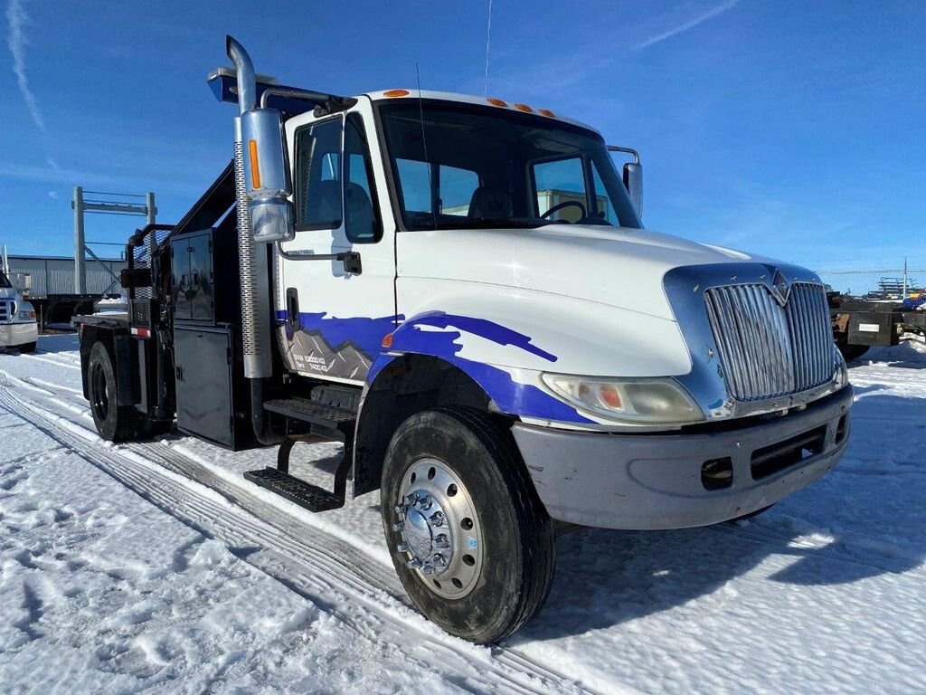 2005 International 4300 Knuckle Boom Truck #8250 BP