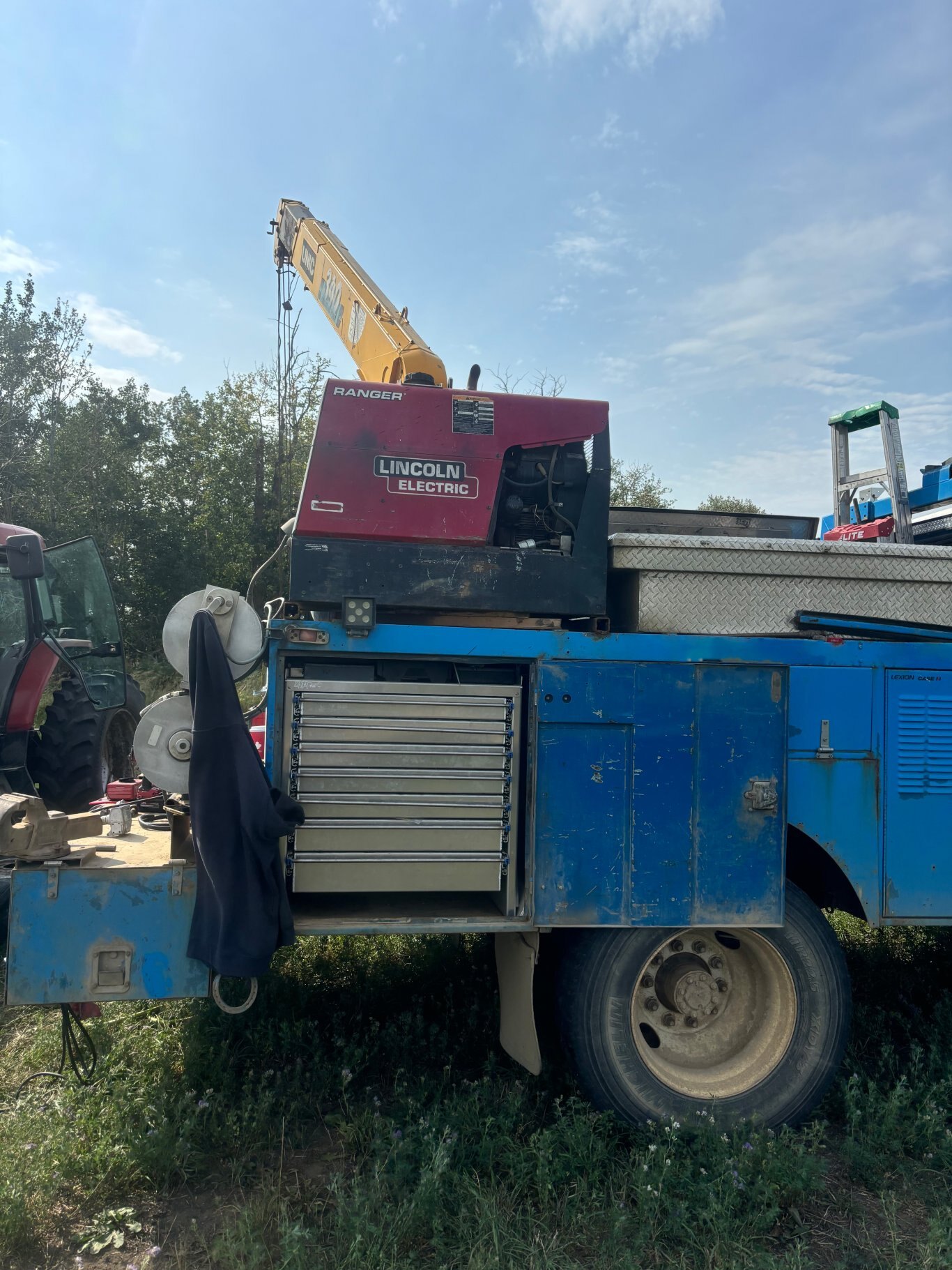 1998 International 4700 Service Truck and Crane #8382 AS