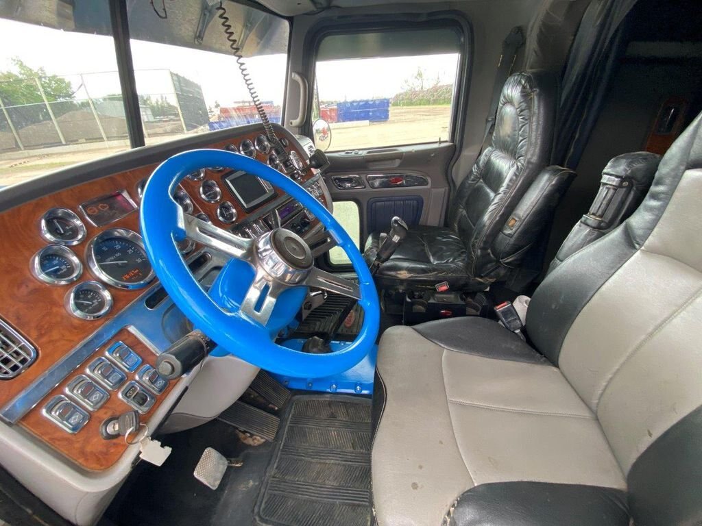 2009 Peterbilt 389 Conventional Truck with Sleeper #8602 BP