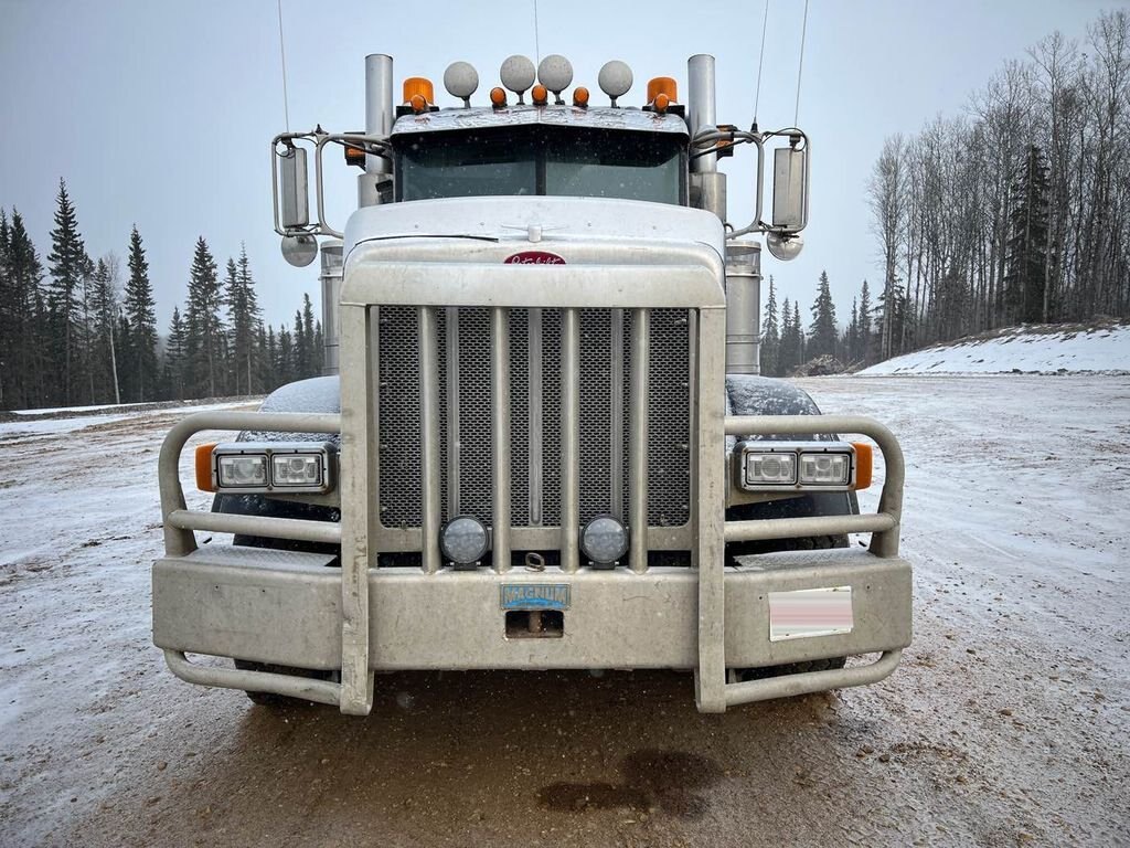 2009 Peterbilt 367 Tri axle Sleeper Truck #8164 JF