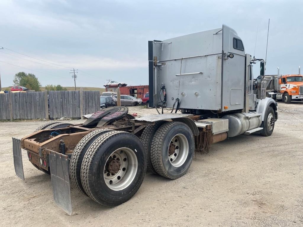 2010 International 9900 Eagle Heavy Duty Truck #7739 AS