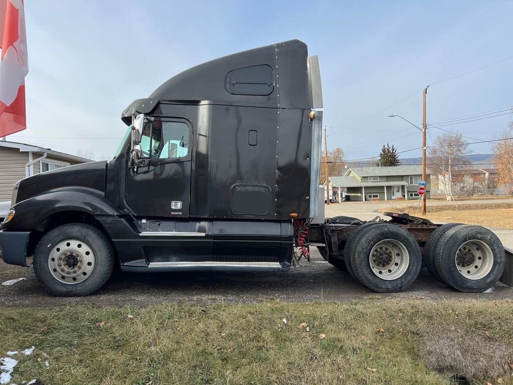 2005 Freightliner Columbia Tandem Sleeper Tractor #7984 JF