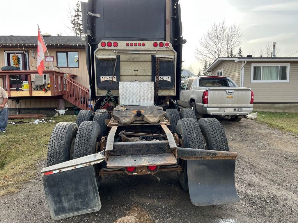 2005 Freightliner Columbia Tandem Sleeper Tractor #7984 JF