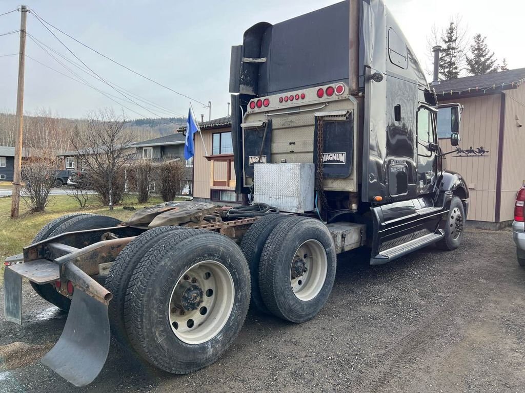 2005 Freightliner Columbia Tandem Sleeper Tractor #7984 JF