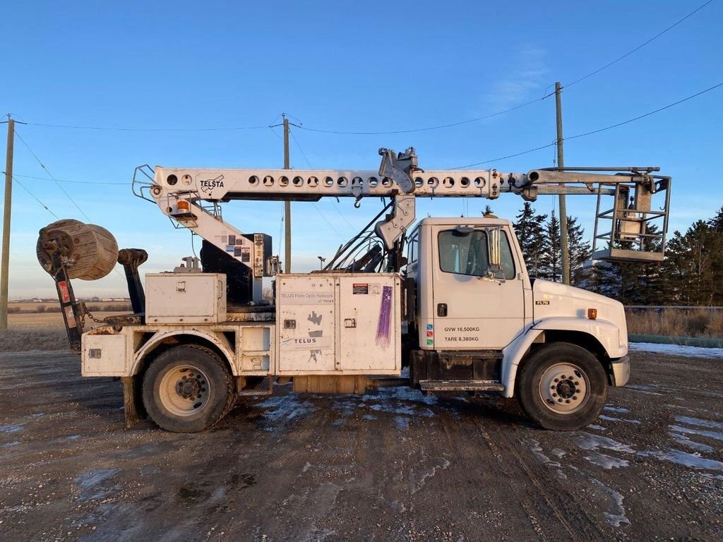 2000 Freightliner FL70 Boom Truck #8171 BP