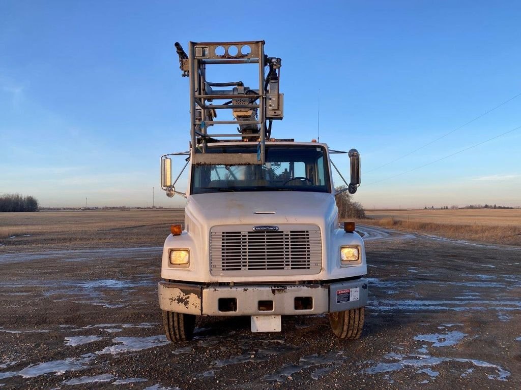 2000 Freightliner FL70 Boom Truck #8171 BP