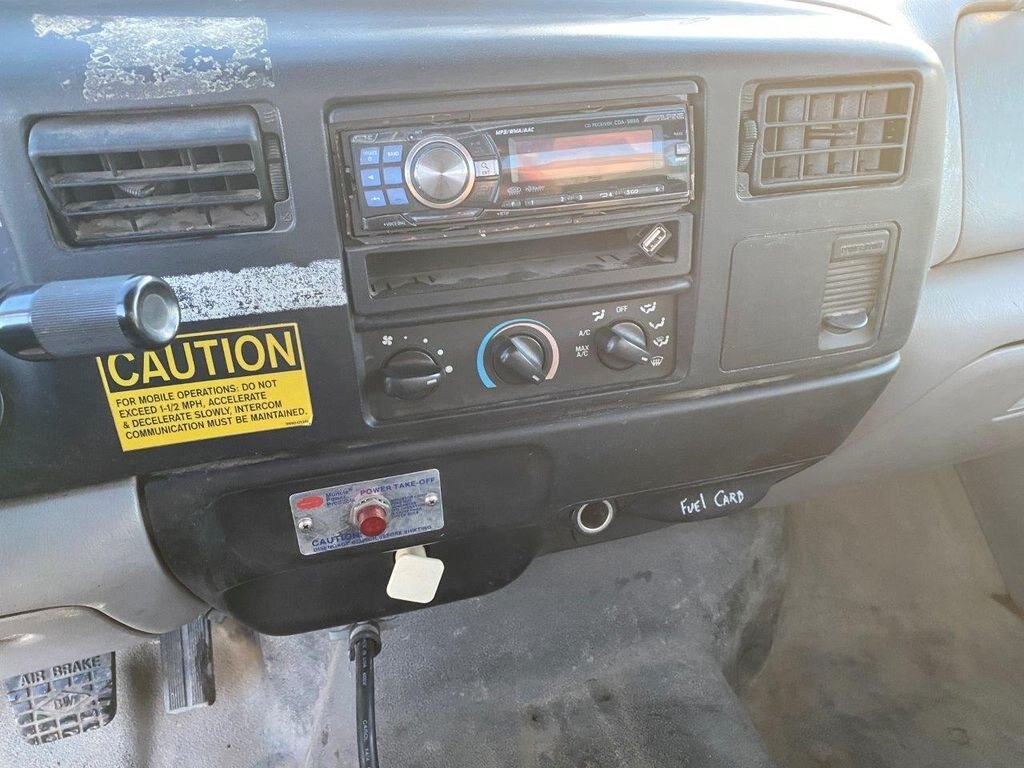 2000 Ford F 750 Super Duty Bucket Truck #8170 BP