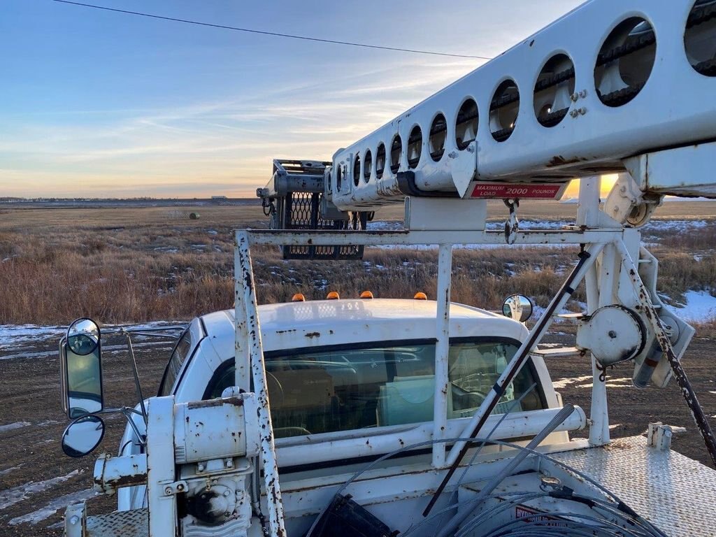 2000 Ford F 750 Super Duty Bucket Truck #8170 BP