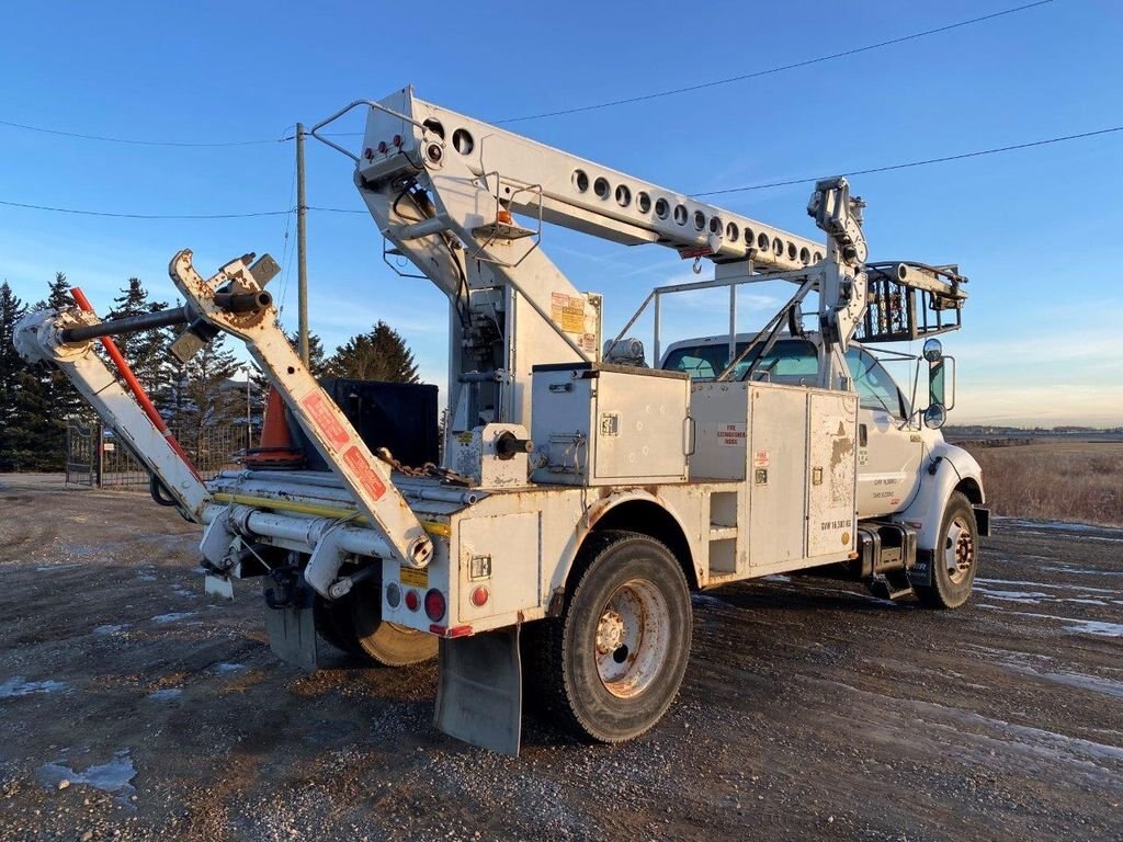 2000 Ford F 750 Super Duty Bucket Truck #8170 BP