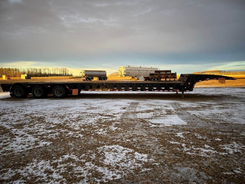 2013 Doepker 40T Tridem Scissor Neck Trailer