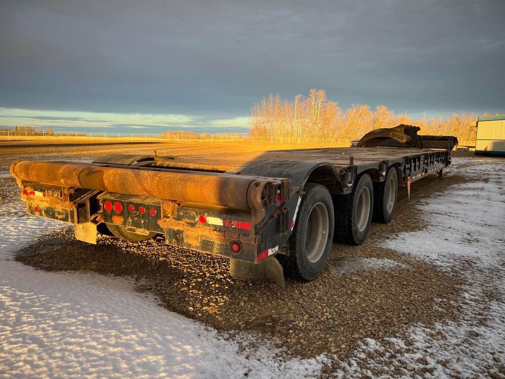 2013 Doepker 40T Tridem Scissor Neck Trailer