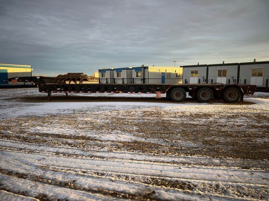 2013 Doepker 40T Tridem Scissor Neck Trailer