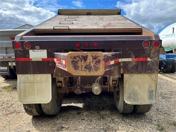 1993 DECAP Tridem Belly Dump Trailer