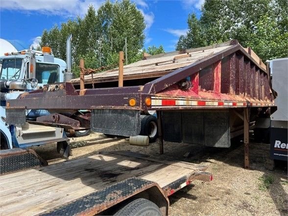 1993 DECAP Tridem Belly Dump Trailer