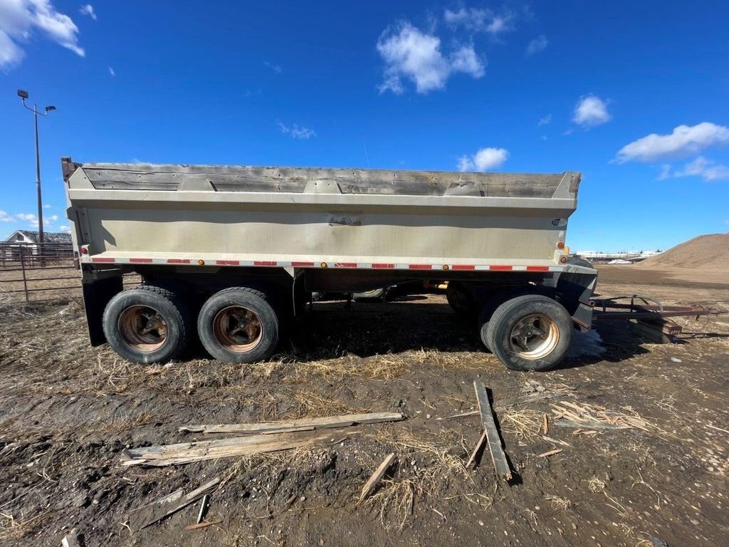 1987 M&M Triaxle Dump Wagon 5875 CM