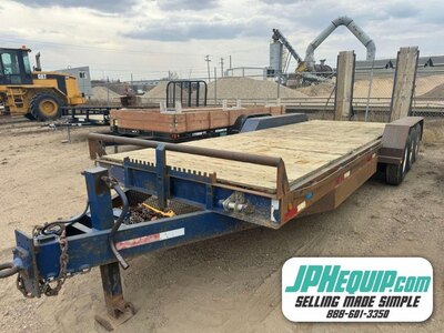 2004 WTA Triaxle Equip Trailer #8551 JP