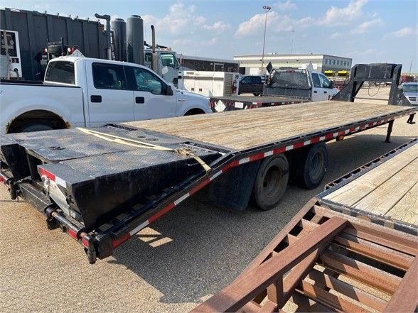 2012 Roadclipper Goose Neck Flat Deck Trailer #7801 AS