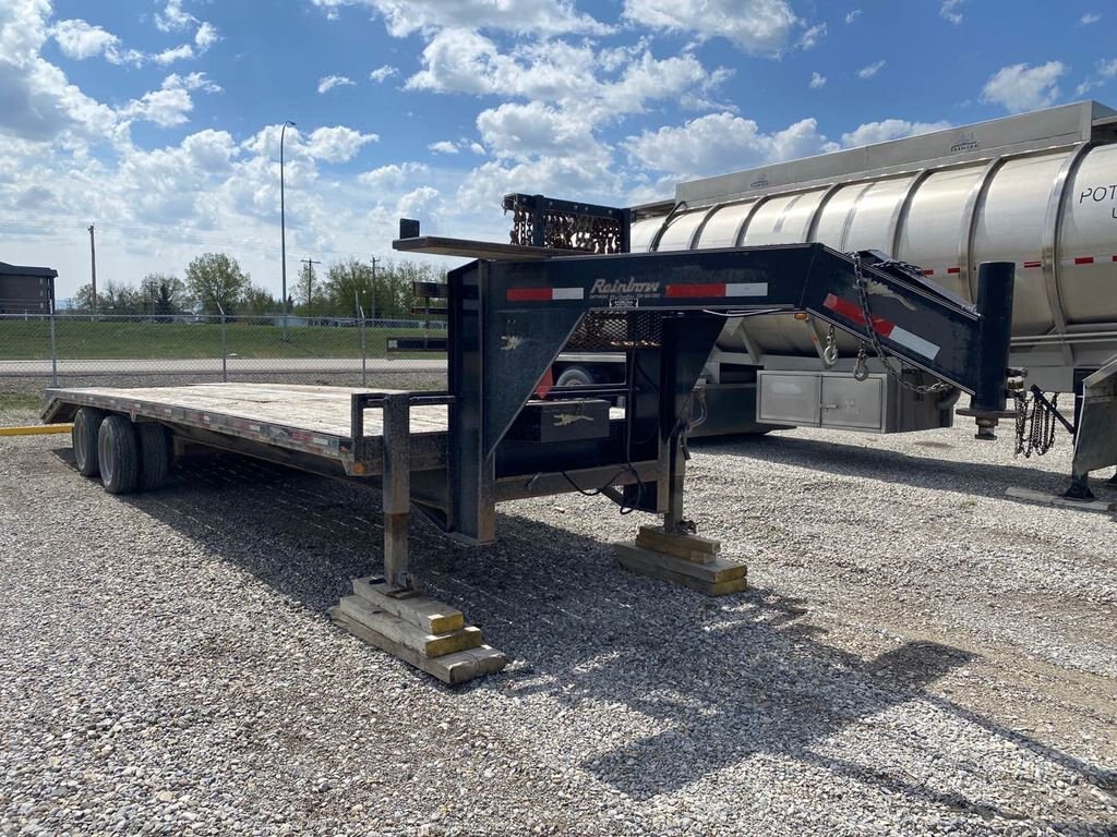 2005 Rainbow Flat Deck Trailer with Beavertail