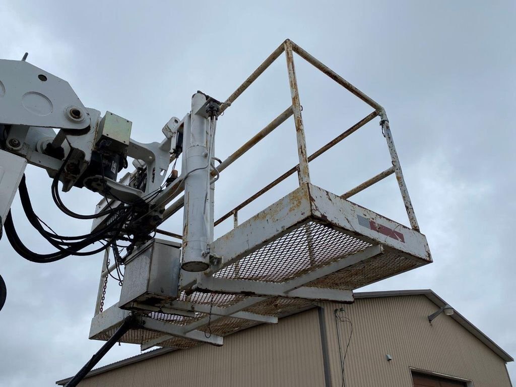 1999 Condor 150I Boom Truck 153 ft Mounted on 1999 Special Truck Inc Badger Bucket Truck #8600 BP