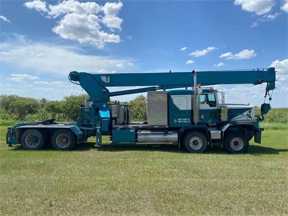 2002 Kenworth C500 with 30 Ton Picker Crane MANITOWOC 30100C #6985 BP