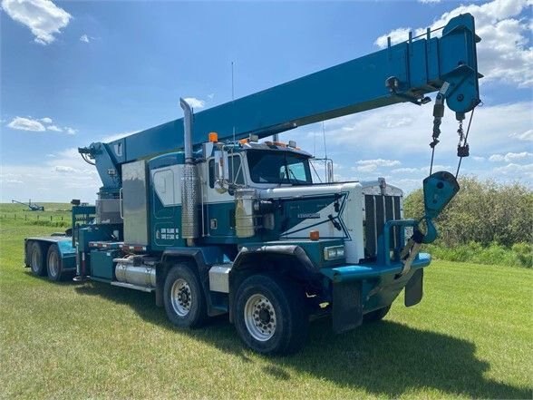 2002 Kenworth C500 with 30 Ton Picker Crane MANITOWOC 30100C #6985 BP