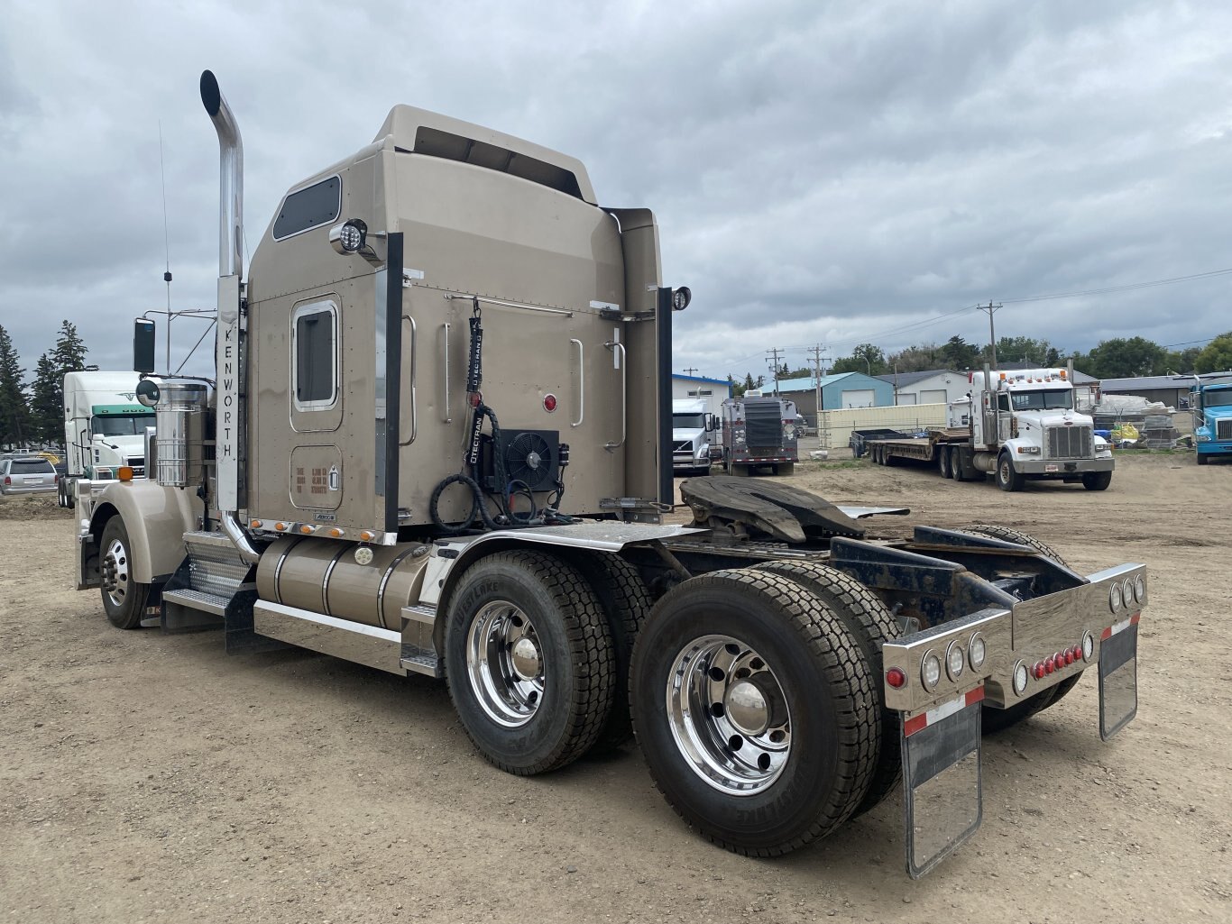 2007 Kenworth W900B Heavy Truck with Sleeper #8786 BP