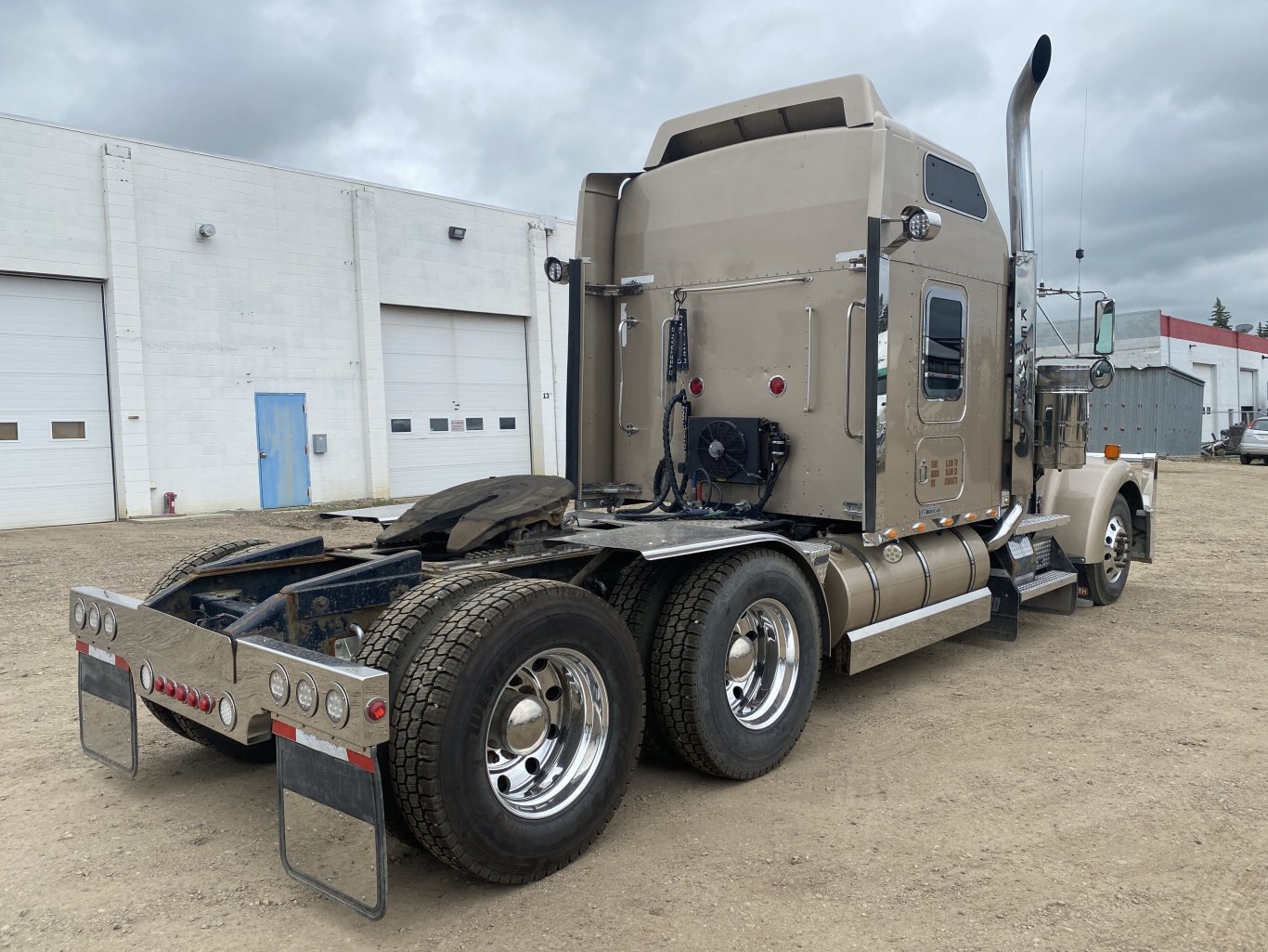 2007 Kenworth W900B Heavy Truck with Sleeper #8786 BP