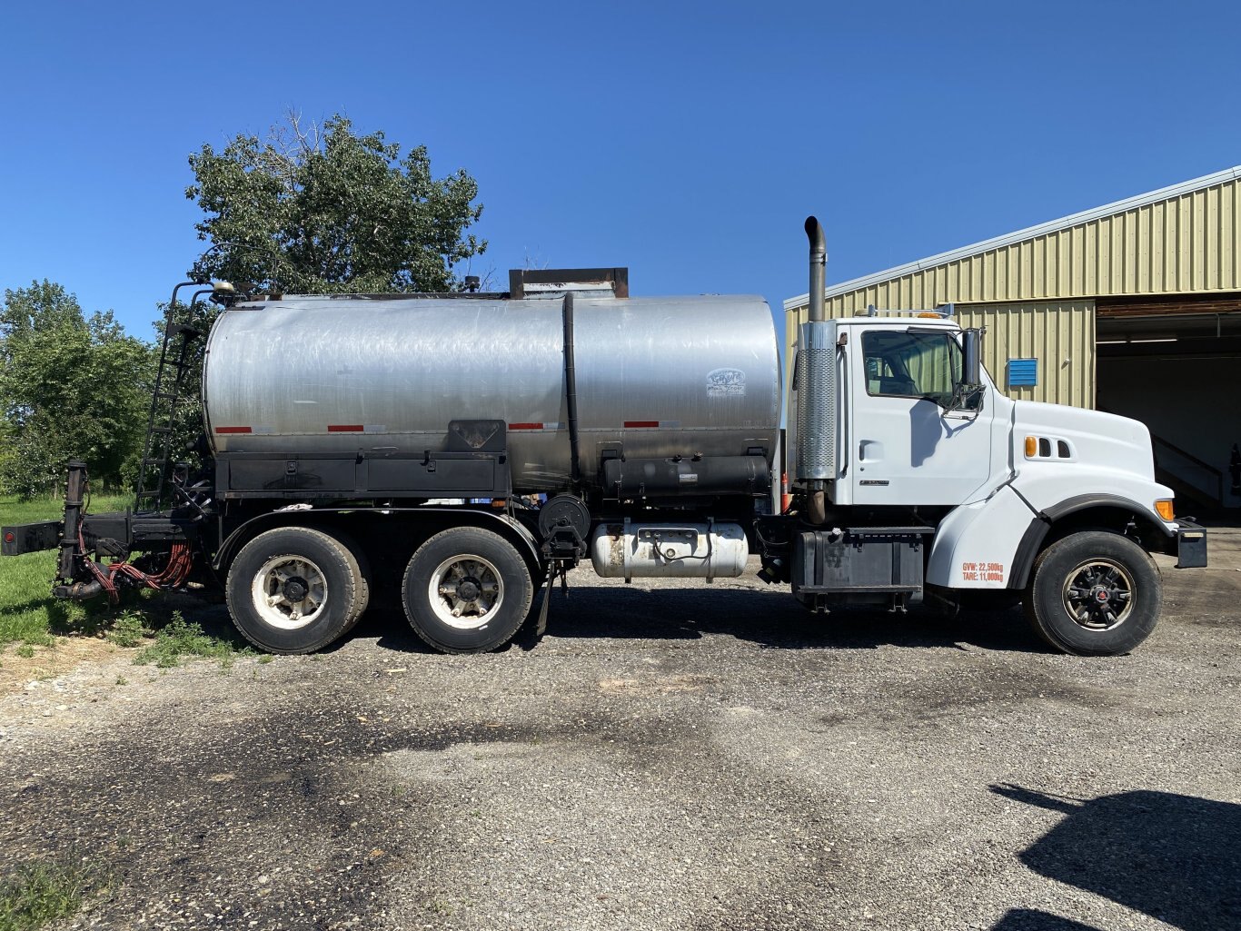 2000 Sterling LT9500 Asphalt Distributor Truck 3,600 Gallons #8798 BP