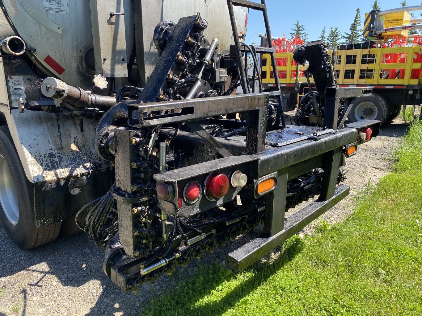 2007 International 7600 Asphalt Distributor Truck 3,800 Gallons #8799 BP