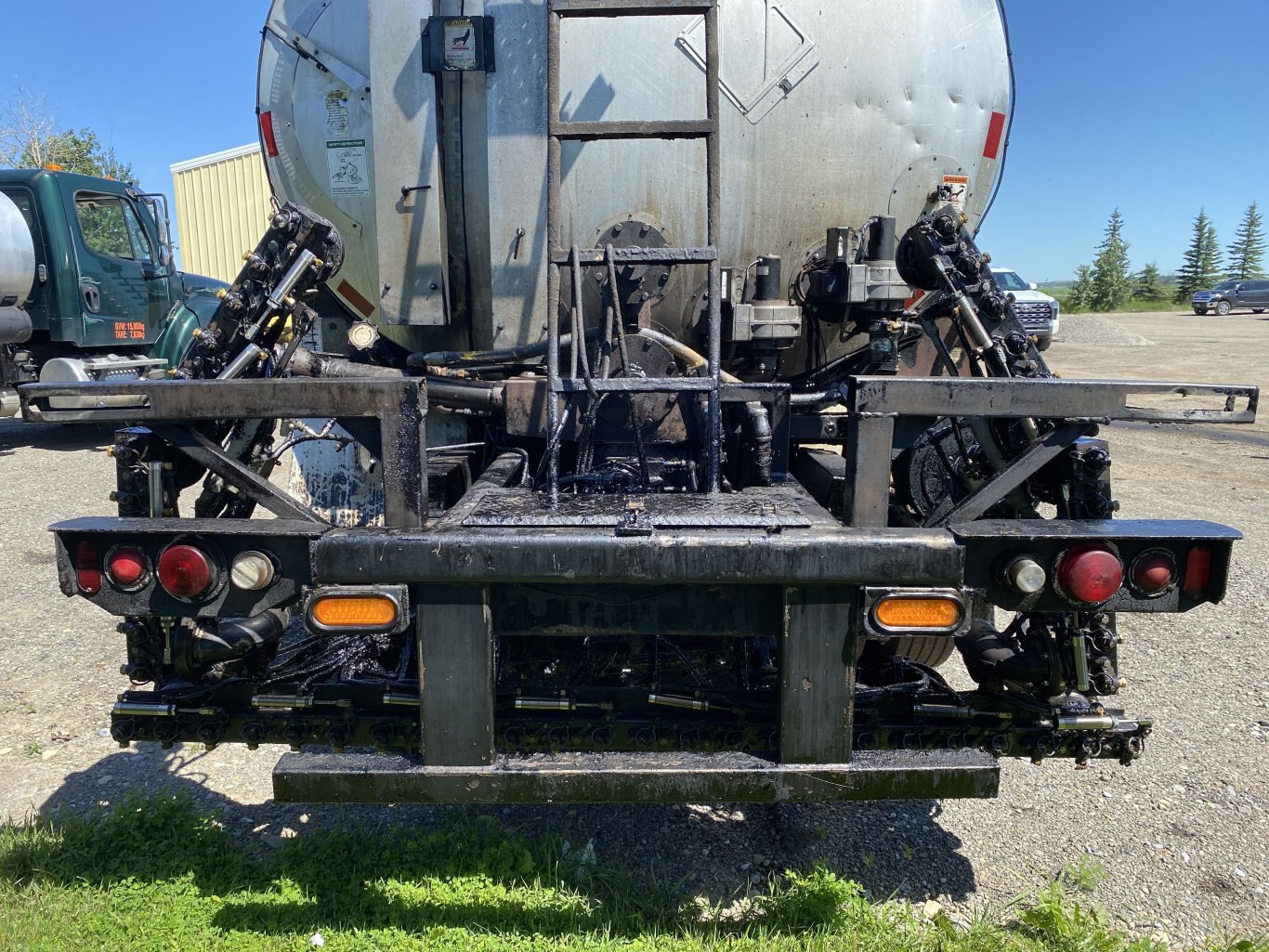 2007 International 7600 Asphalt Distributor Truck 3,800 Gallons #8799 BP