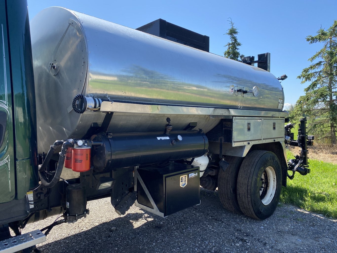 2010 Freightliner M2 Asphalt Distributor Truck 2,000 U.S. Gallons #8800 BP