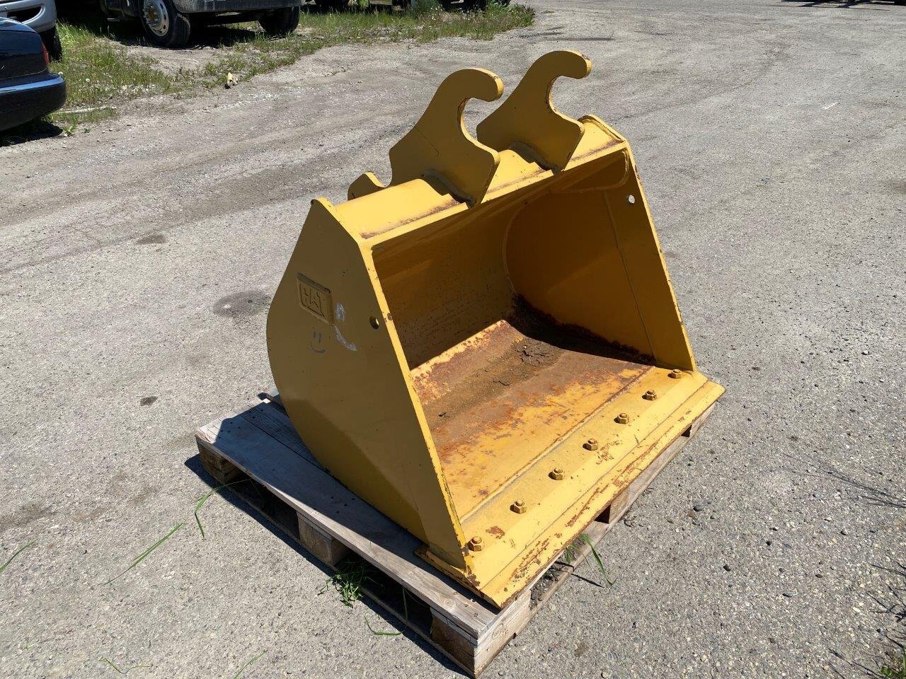 430F Caterpillar Cleanup Bucket 42 Inch #8716 BP