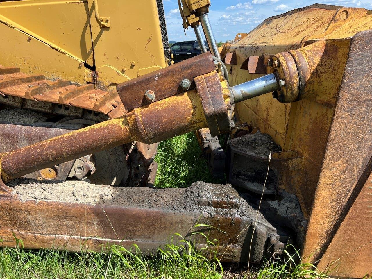 1983 CAT D8L Dozer with Single Shank Ripper #8770 JF