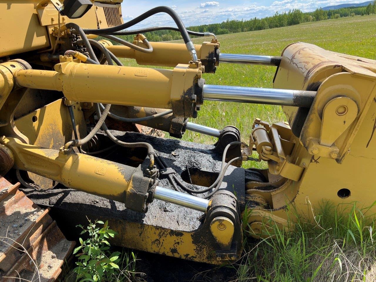 1989 CAT D8N Dozer with Ripper and NEW Undercarriage #8772 JF